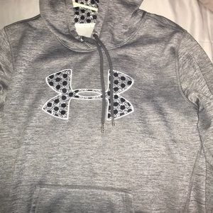 UNDERARMOUR sweatshirt